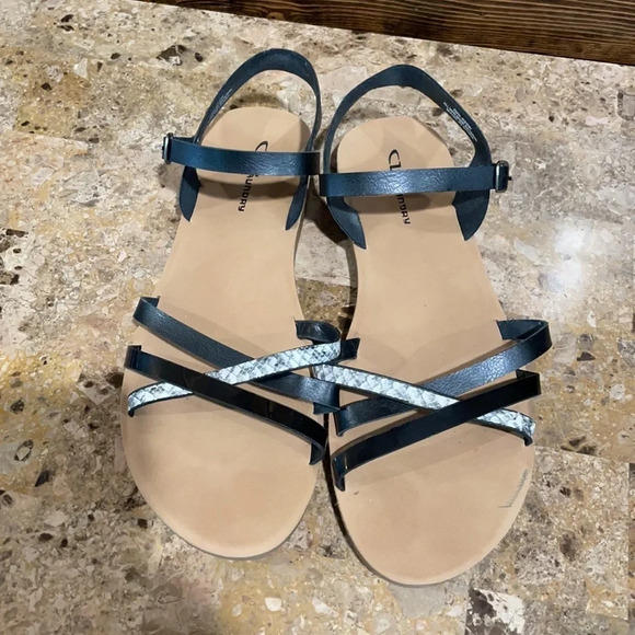 Women’s Sandals - Picture 1 of 6